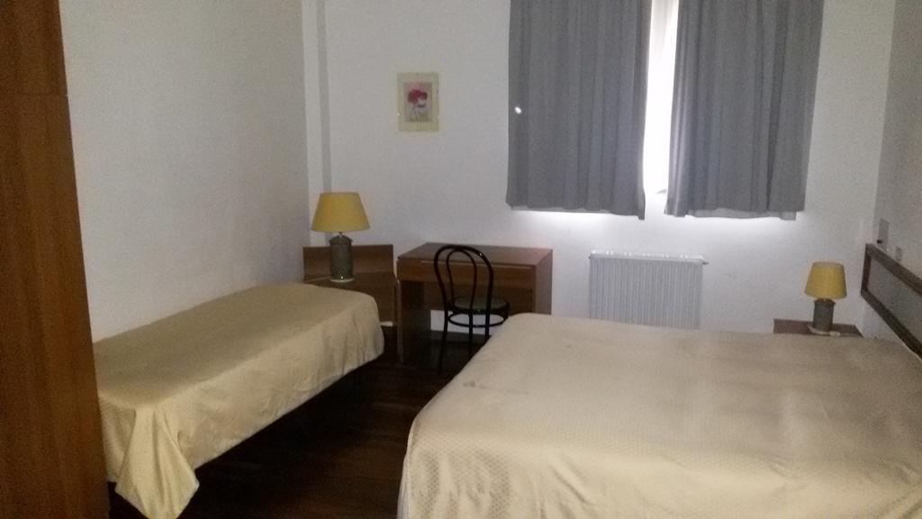 Hotel Cristallo Assergi Zimmer foto