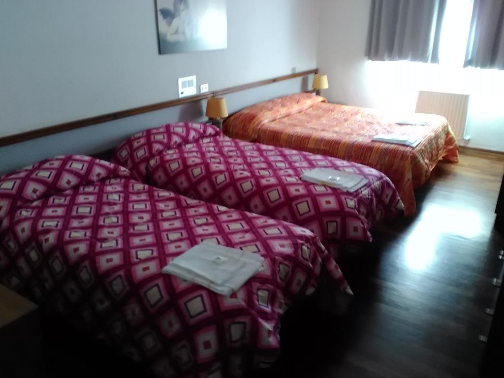 Hotel Cristallo Assergi Zimmer foto